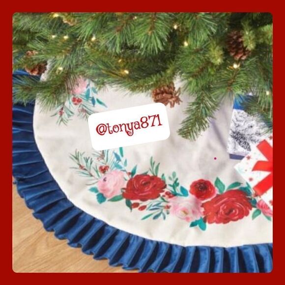 🦋 NEW Pioneer Woman Blue Ruffle & Red Roses Christmas Tree Skirt, 48" - Picture 3 of 6